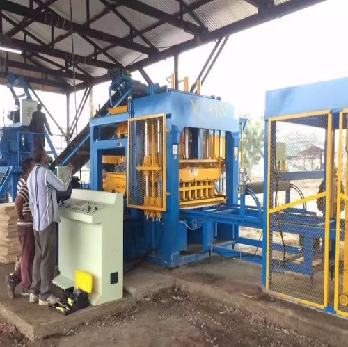 block conveyor carrying the blocks from block making machine if it’s completed